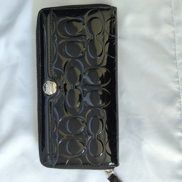 Patent Leather Matching Coach Tote and Wallet Set - Picture 13 of 16